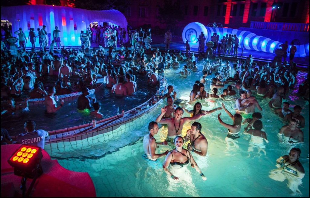Bath-Parties-Budapest-Perfect-Szechenyi-Baths-2015